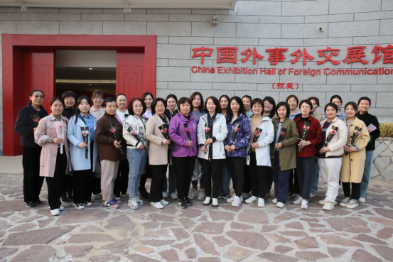 裕华法院开展庆祝国际劳动妇女节暨国际女法官日红色文化活动