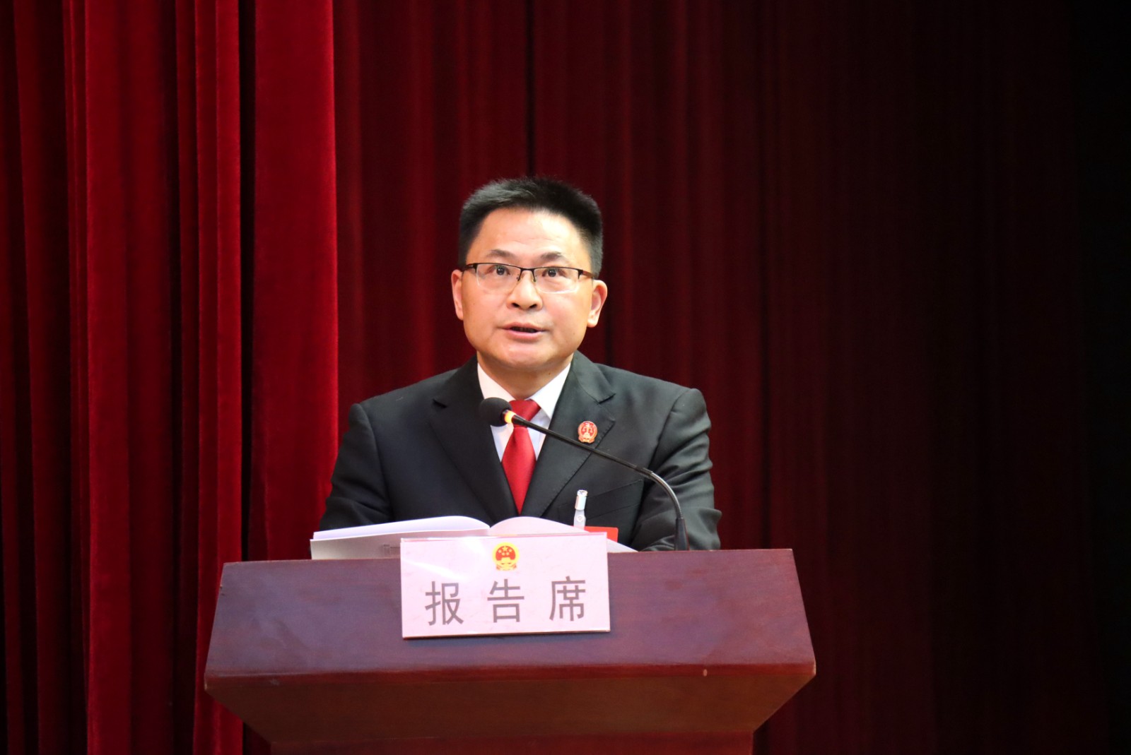 王英海在寿县第十八届人民代表大会第三次会议上作法院工作报告