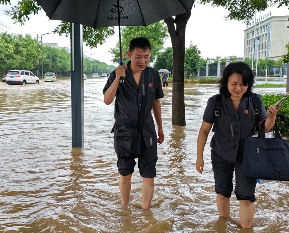 我为群众办实事 | 趟水开庭显担当 司法..