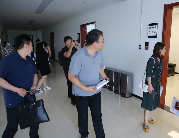 廊坊中院举办“媒体记者走进人民法院”开放日活动