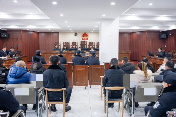 吉林铁路运输法院当庭宣判一起非法狩猎7千条野生蛇案 25人获刑
