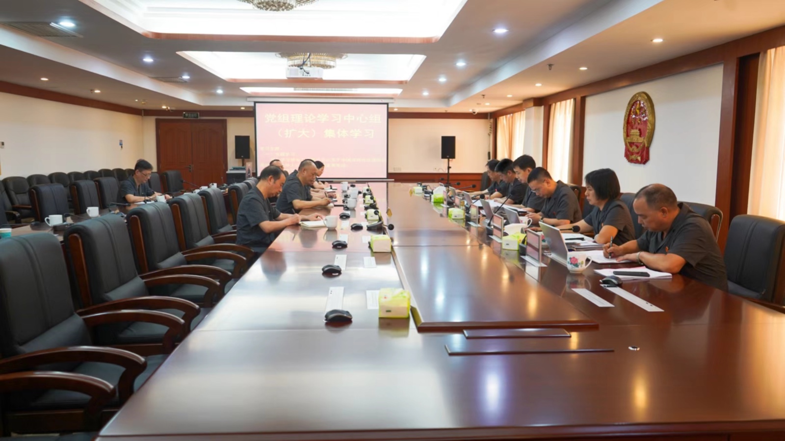 郴州中院党组理论学习中心组（扩大）开展2022年第6次集体学习