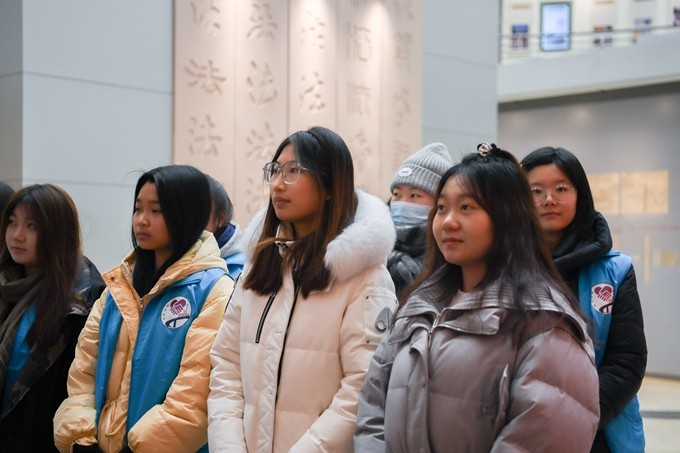 12月14日天津城市职业学院师生参观天津法院陈列馆
